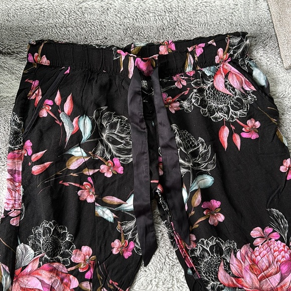 Floral Love to Lounge Pajama Pants - Picture 2 of 6